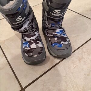 Kids Camouflage Winter Boots - Gray and Blue